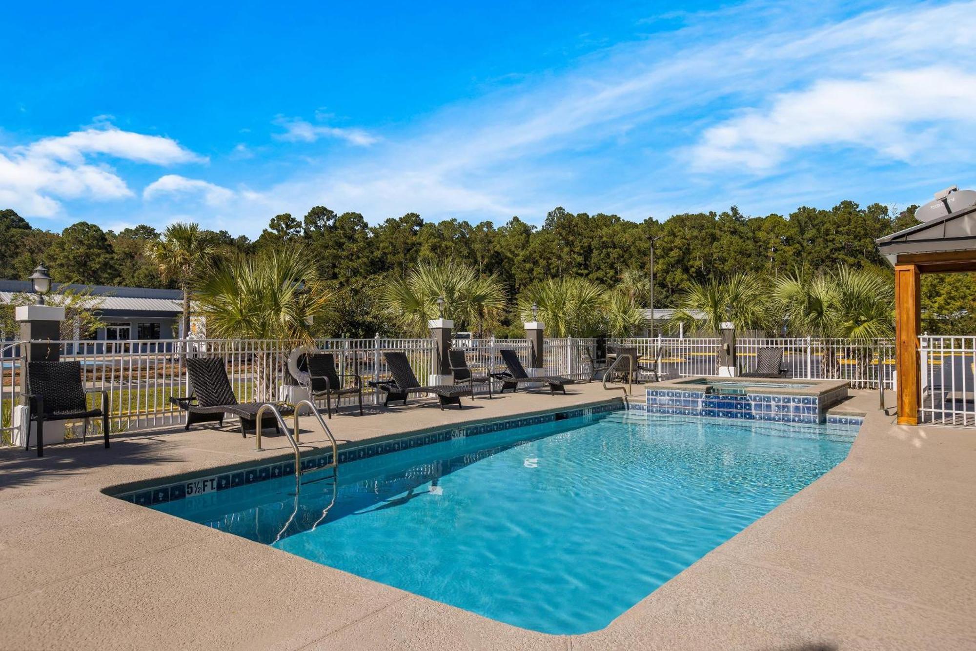 Country Inn & Suites By Radisson, Hinesville, Ga Dış mekan fotoğraf